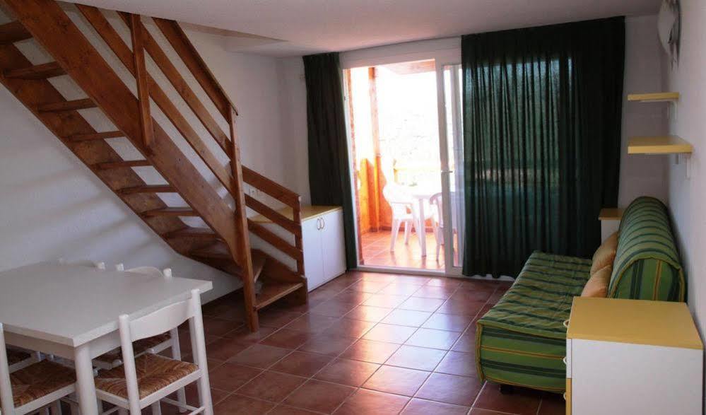 Complesso Residenziale Marina Di Pinarello Aparthotel Pinarellu  Bagian luar foto